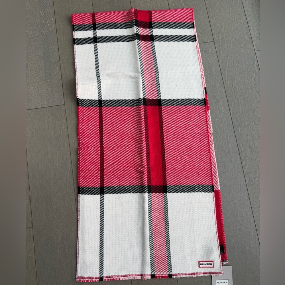 HUNTER brand Red and White Plaid Scarf (new with tags)